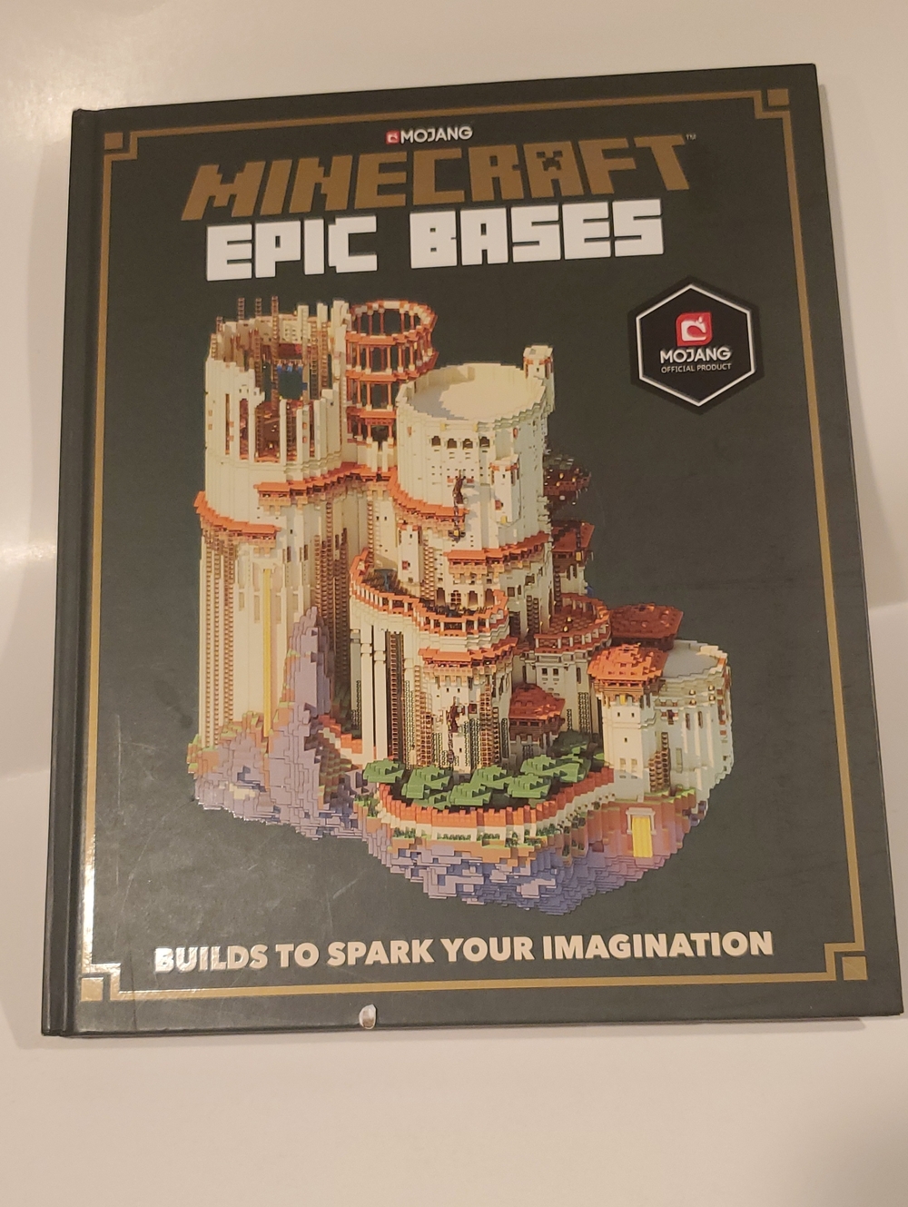 Minecraft Epic Bases Hardcover Book - Preowned